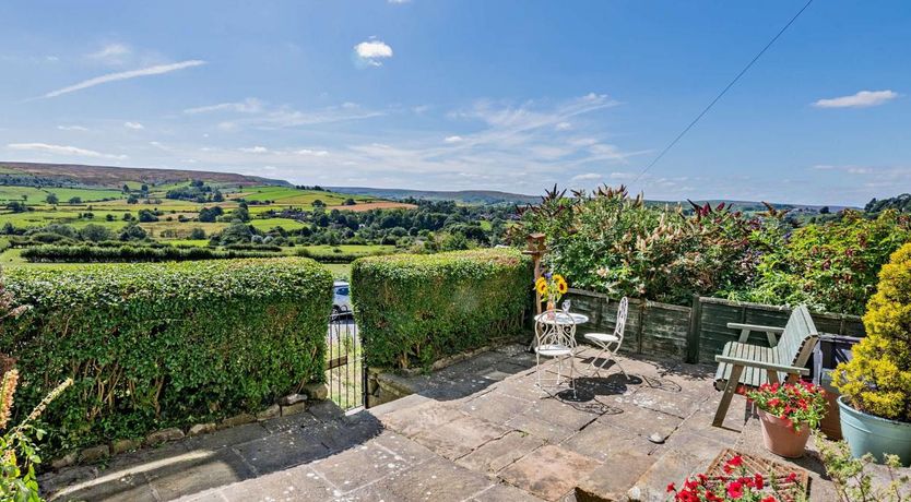 Photo of 4 Bed in Danby