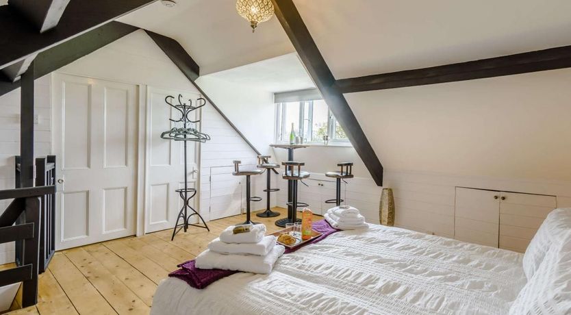 Photo of 4 Bed in Danby