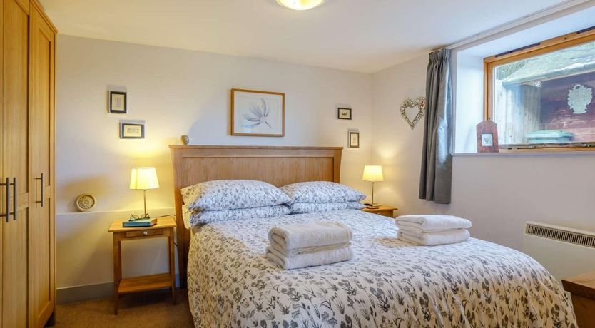 Photo of 2 Bed in Gurney Slade