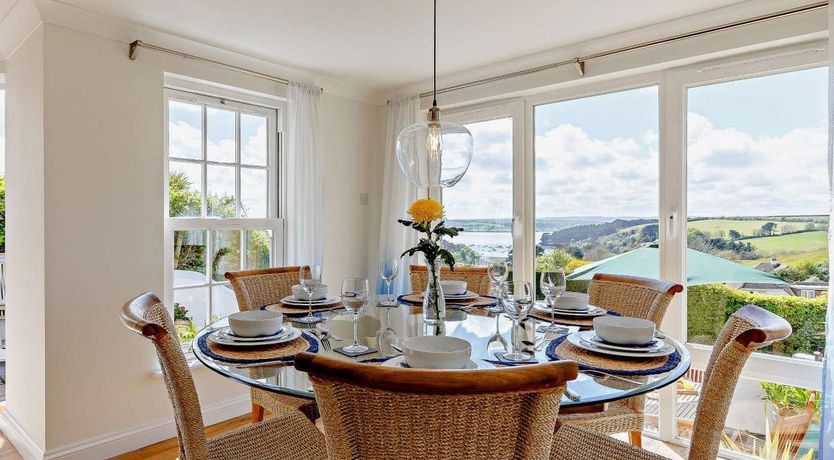 Photo of 3 Bed in Saint Just in Roseland