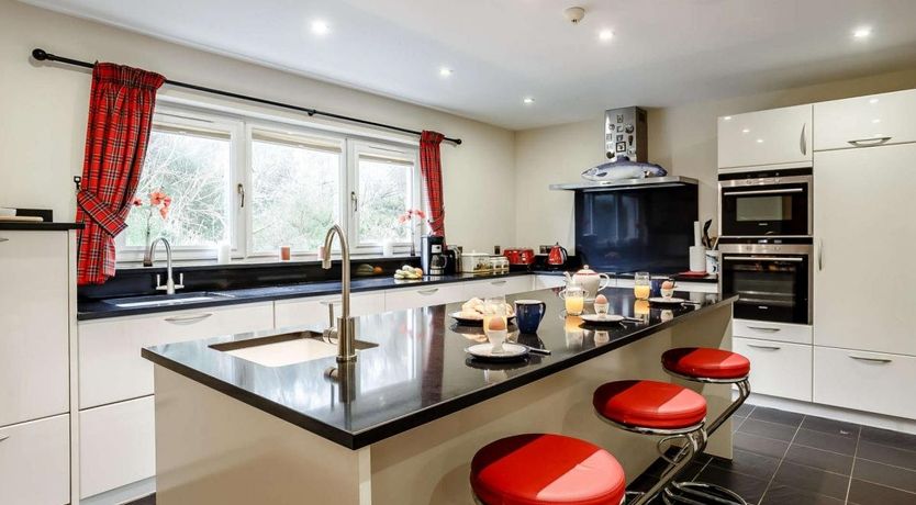 Photo of 4 Bed in Helmsdale