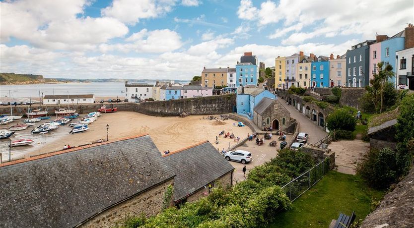 Photo of 2 Bed in Tenby