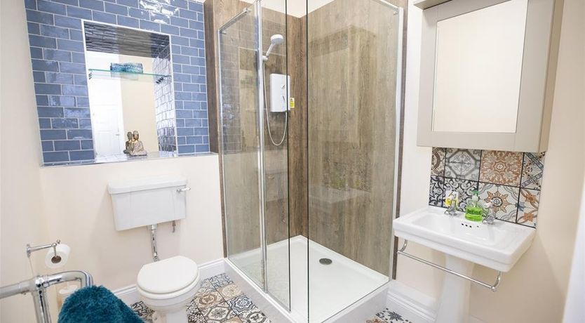 Photo of 2 Bed in Tenby