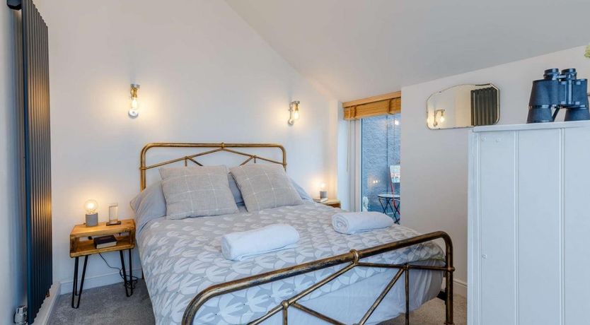 Photo of 3 Bed in Lympstone