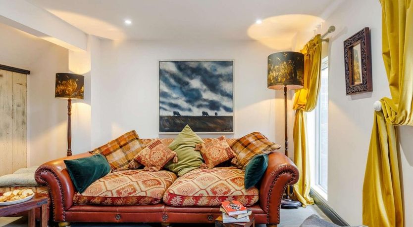 Photo of 3 Bed in Lympstone