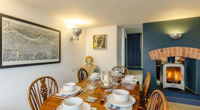 Photo of 3 Bed in Lympstone