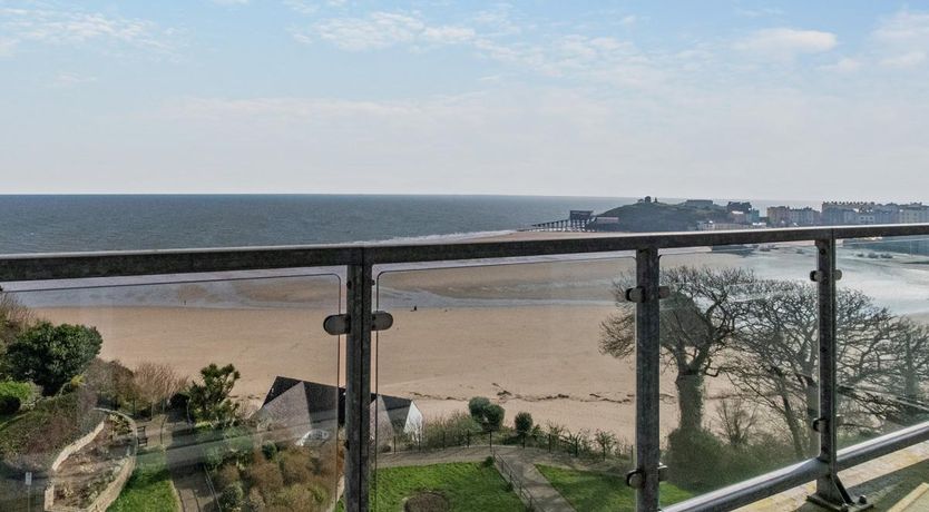Photo of 2 Bed in Tenby