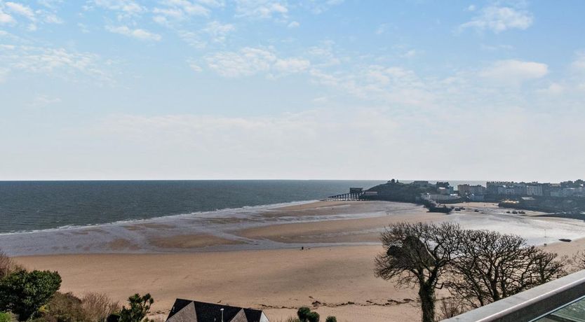 Photo of 2 Bed in Tenby