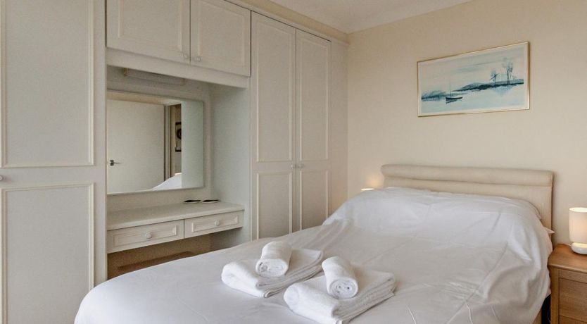 Photo of 2 Bed in Tenby