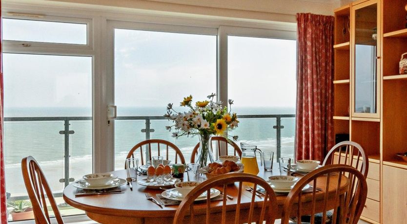 Photo of 2 Bed in Tenby