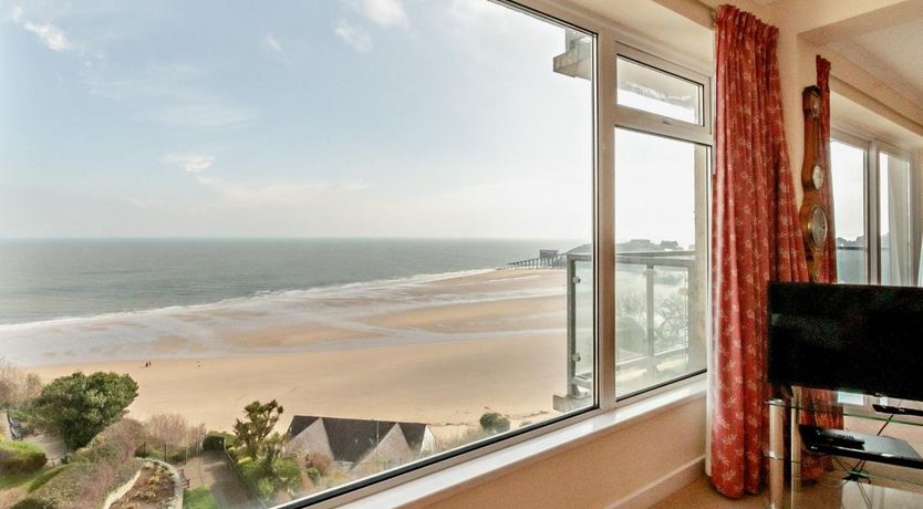 Photo of in Tenby (FB077)