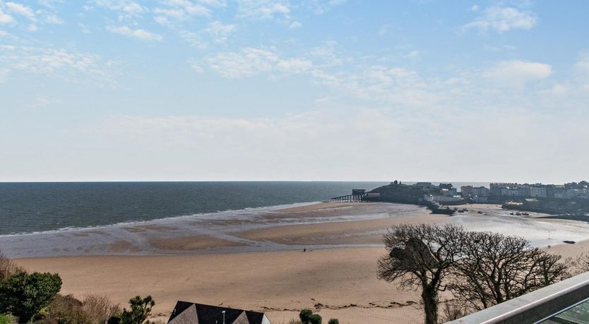 Photo of 2 Bed in Tenby