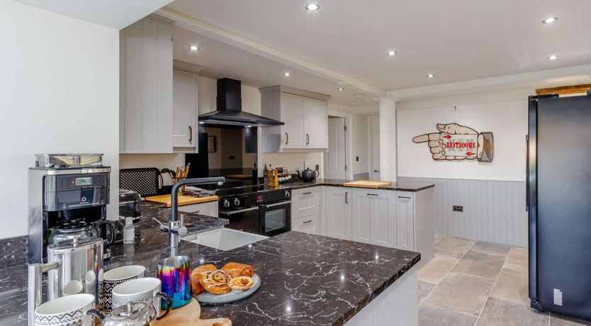 Photo of 5 Bed in Anstruther