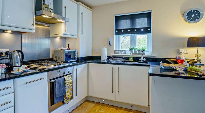 Photo of 3 Bed in Tenby