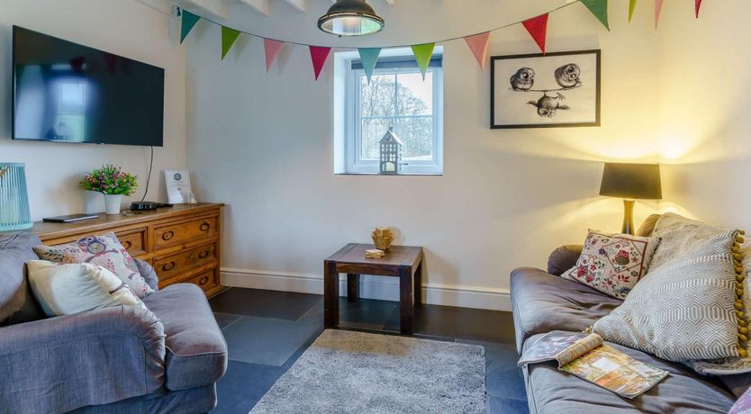 Photo of 2 Bed in Clynderwyn