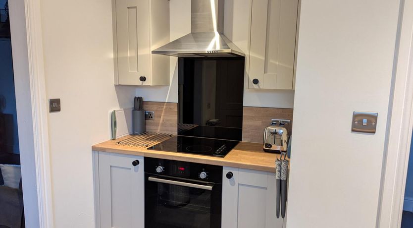 Photo of 2 Bed in Clynderwyn