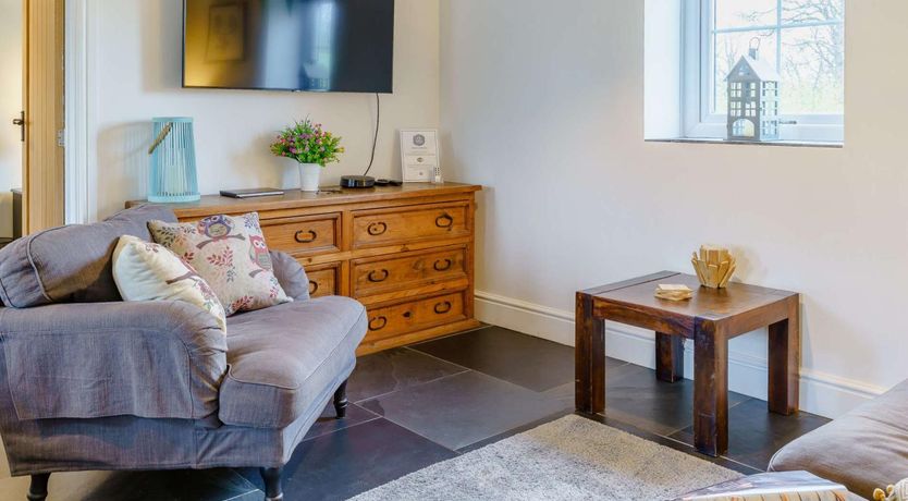 Photo of 2 Bed in Clynderwyn