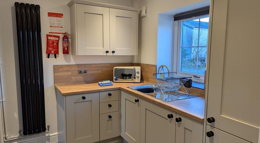 Photo of 2 Bed in Clynderwyn