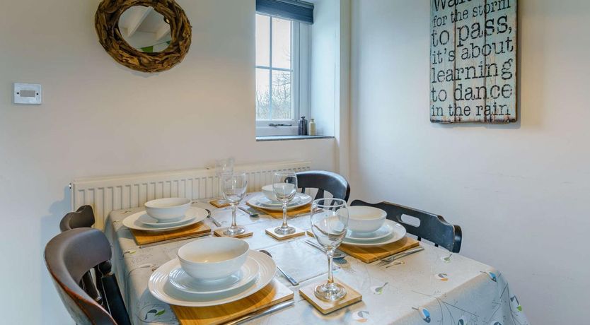 Photo of 2 Bed in Clynderwyn
