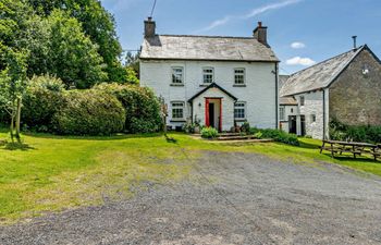 9 Bed in Brecon Holiday Cottage
