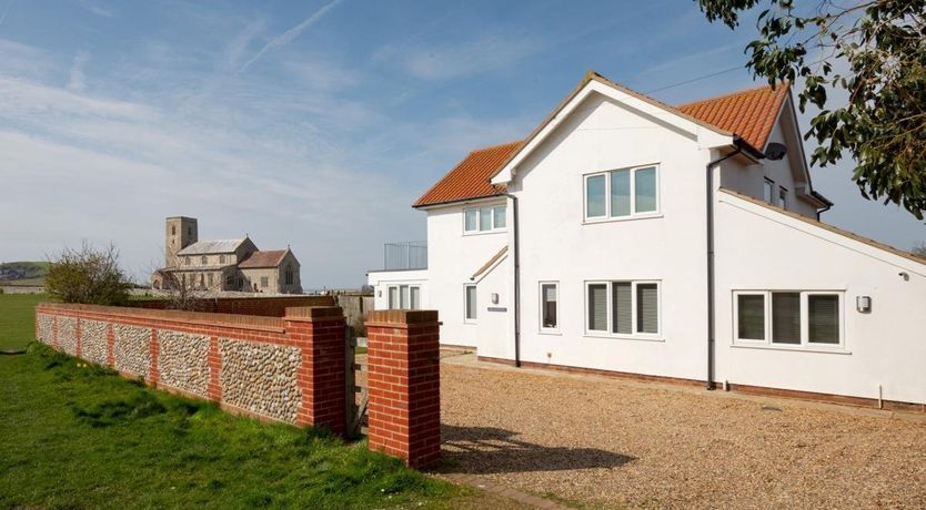 Photo of 4 Bed in West Runton