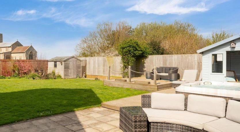 Photo of 4 Bed in West Runton