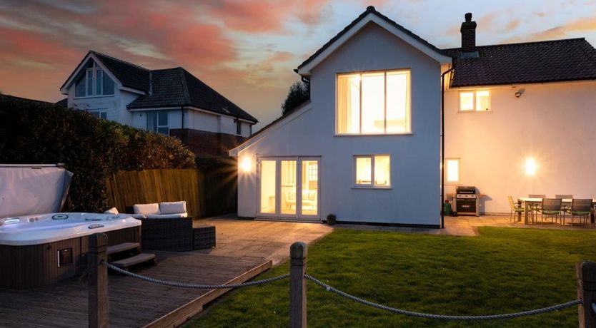 Photo of 4 Bed in West Runton