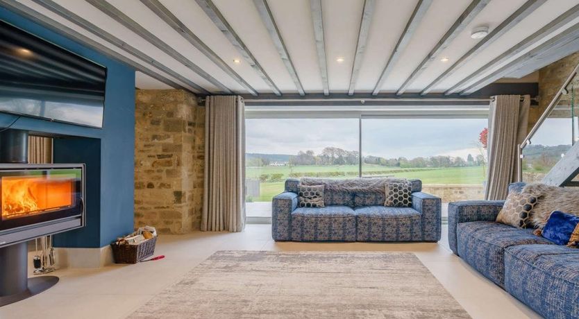 Photo of 6 Bed in Gilling West