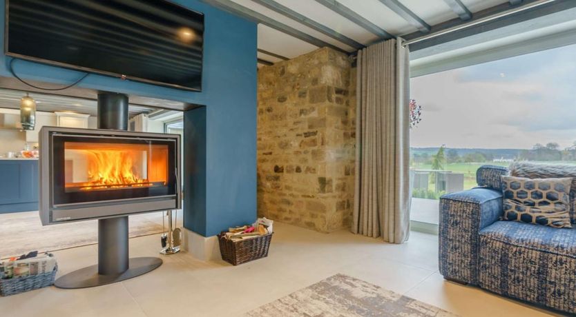 Photo of 6 Bed in Gilling West