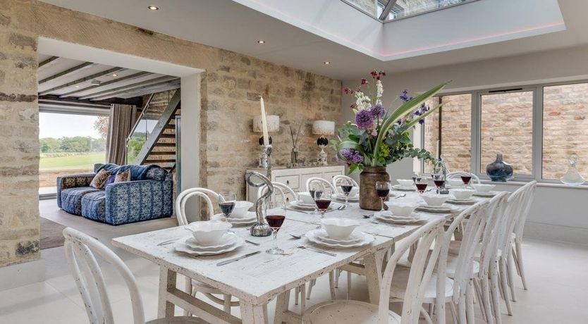 Photo of 6 Bed in Gilling West