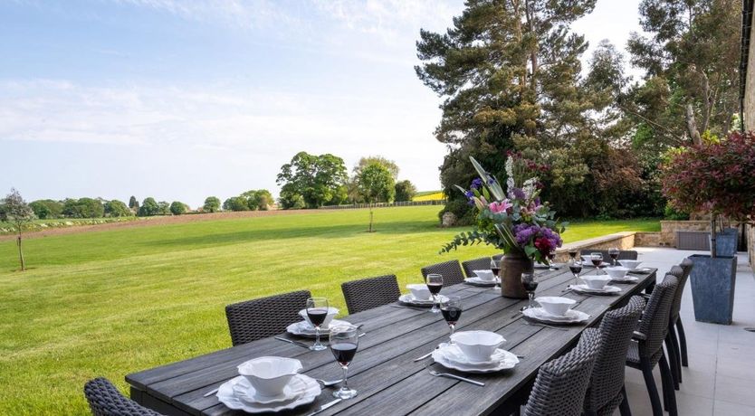 Photo of 6 Bed in Gilling West