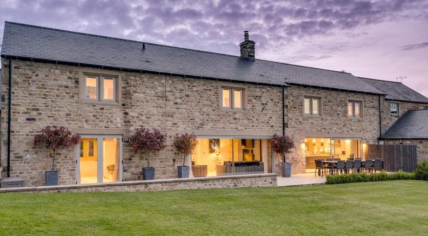 Photo of 6 Bed in Gilling West