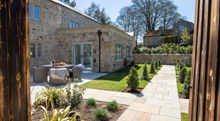 Photo of 6 Bed in Gilling West