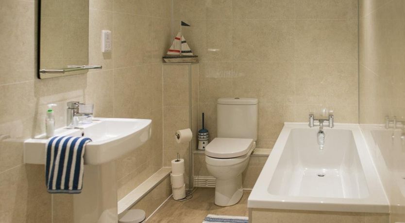 Photo of 2 Bed in Tenby