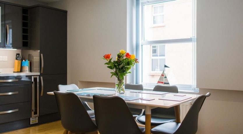 Photo of 2 Bed in Tenby