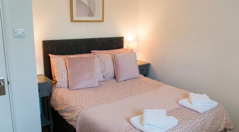 Photo of 2 Bed in Tenby