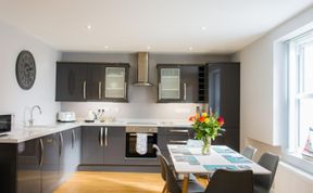 Photo of 2 Bed in Tenby