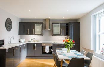 2 Bed in Tenby Apartment