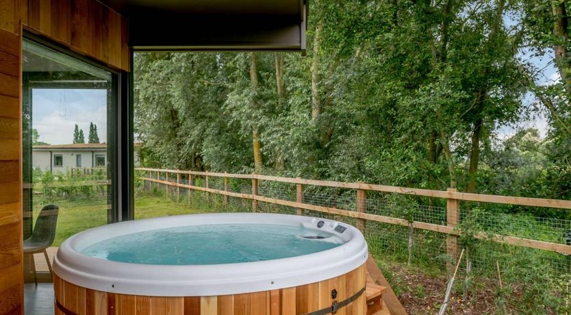 Photo of 2 Bed in East Bergholt