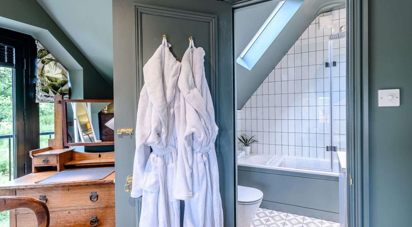 Photo of 1 Bed in West Compton