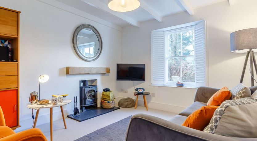 Photo of 2 Bed in Par-