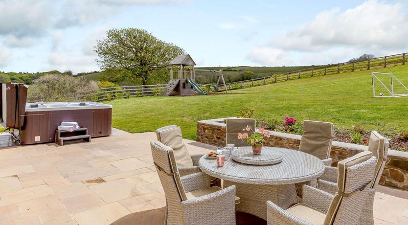 Photo of 4 Bed in Liskeard