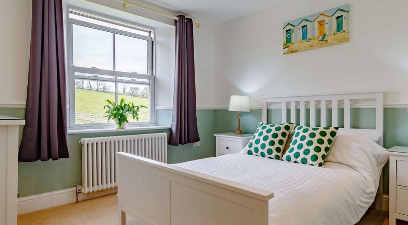 Photo of 4 Bed in Liskeard