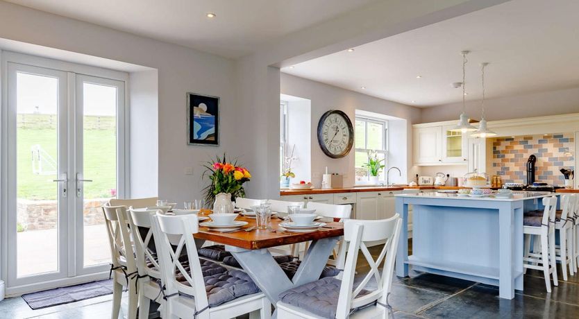 Photo of 4 Bed in Liskeard