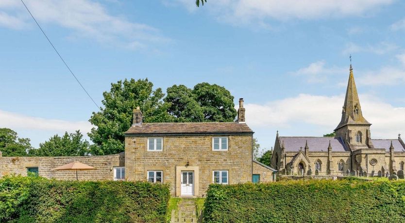 Photo of 3 Bed in Healey