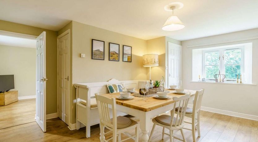 Photo of 3 Bed in Healey