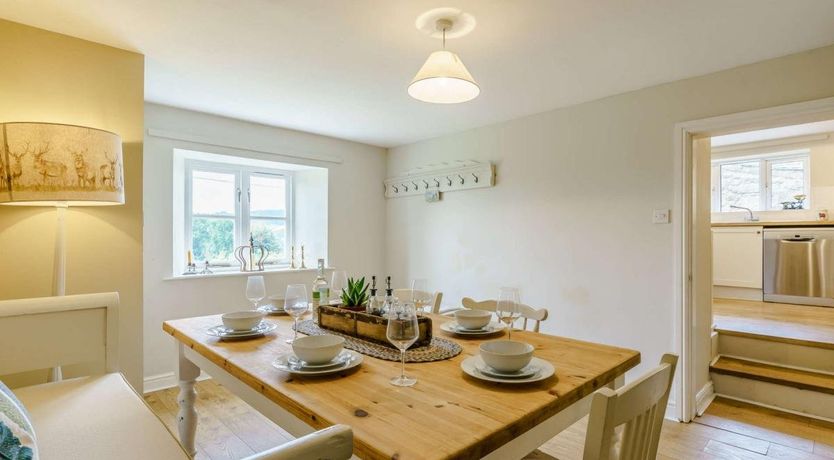 Photo of 3 Bed in Healey