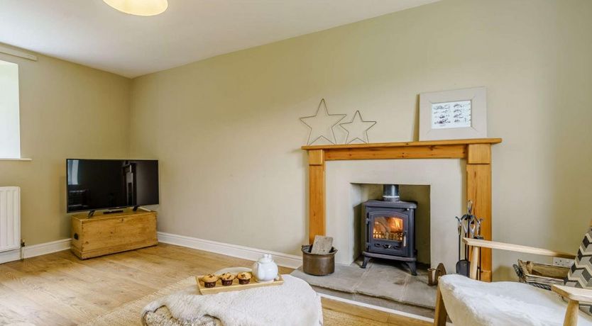 Photo of 3 Bed in Healey