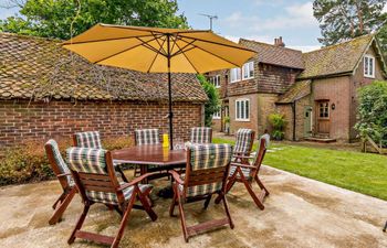 in Dorking  (83884) Holiday Home