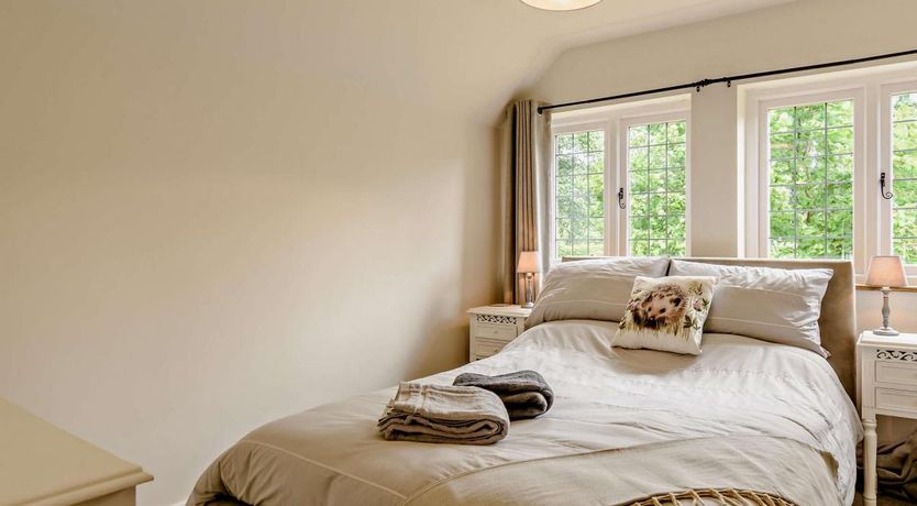 Photo of 4 Bed in Ockley